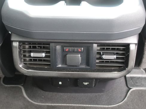 Used 2023 Ford F150 Lightning Platinum AWD/4WD image 17