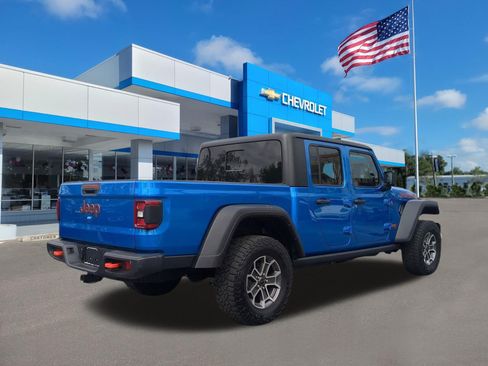 Used 2024 Jeep Gladiator Mojave AWD/4WD image 5