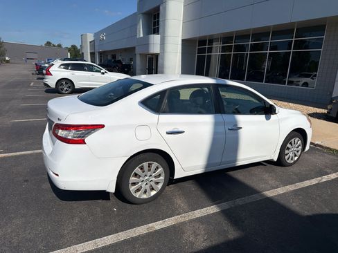 Used 2015 Nissan Sentra SV w/ Navigation Package FWD image 5