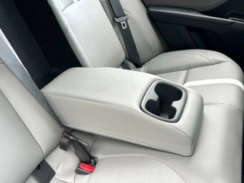 Used 2025 Toyota Camry SE AWD/4WD image 44