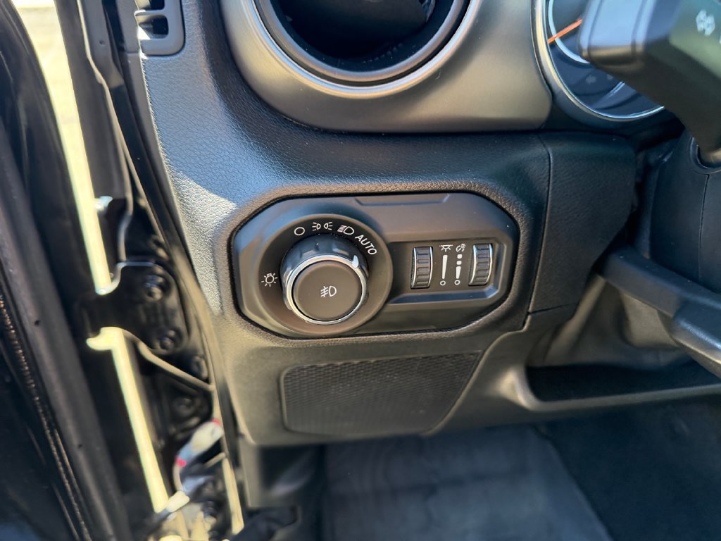 Used 2021 Jeep Wrangler Unlimited Sport AWD/4WD image 29