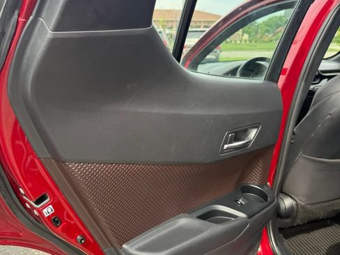 Used 2019 Toyota C-HR Limited FWD image 16