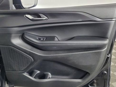 Used 2023 Jeep Grand Cherokee Laredo w/ Luxury Tech Group I image 34