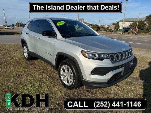 Used 2024 Jeep Compass Sport image 1