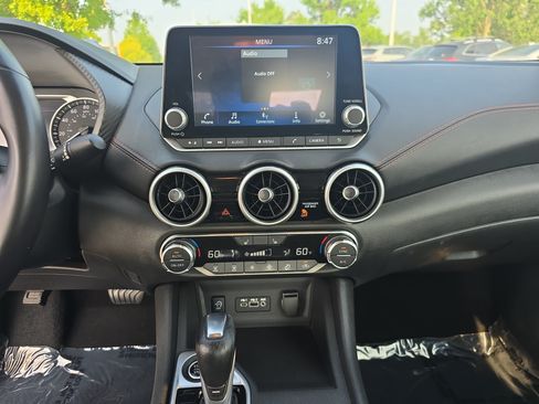 Used 2025 Nissan Sentra SR FWD image 17