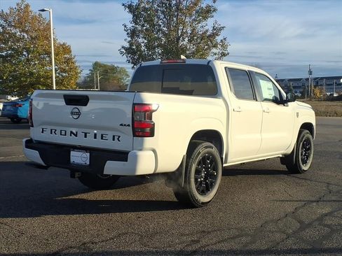 New 2026 Nissan Frontier SV w/ Tow Package AWD/4WD image 7