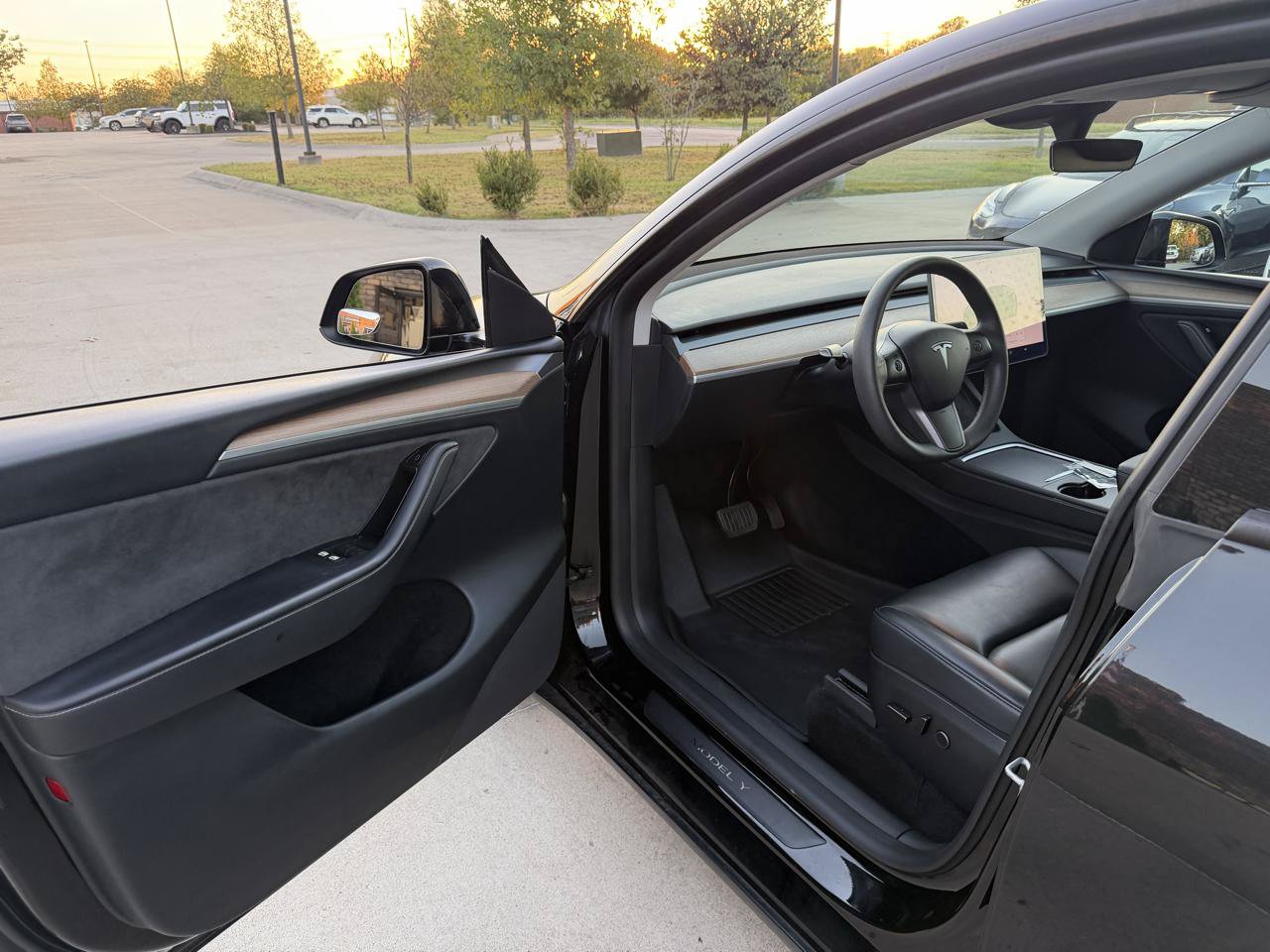 Used 2023 Tesla Model Y Long Range AWD/4WD image 10