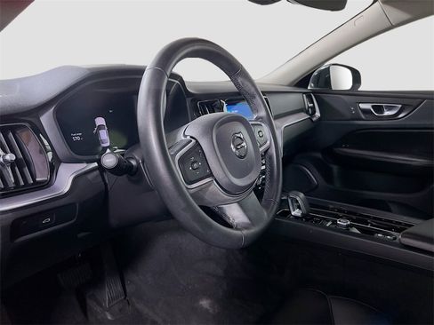 Used 2023 Volvo S60 B5 Core image 10