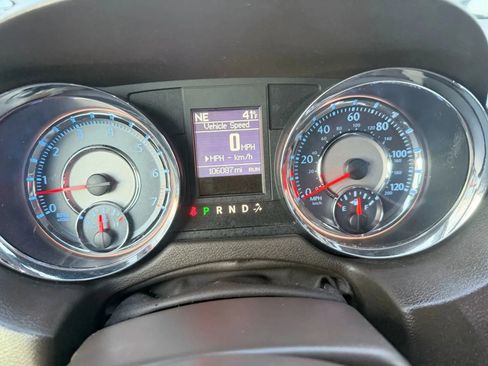 Used 2013 Chrysler Town & Country Touring w/ Trailer Tow Group image 21