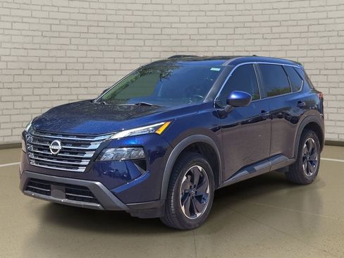 Used 2024 Nissan Rogue SV FWD image 1