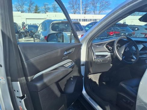 Used 2021 Cadillac XT4 Premium Luxury w/ Cold Weather Package image 8