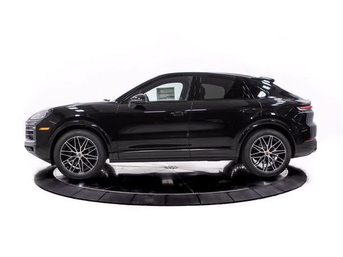 Certified 2026 Porsche Cayenne Coupe AWD/4WD image 2