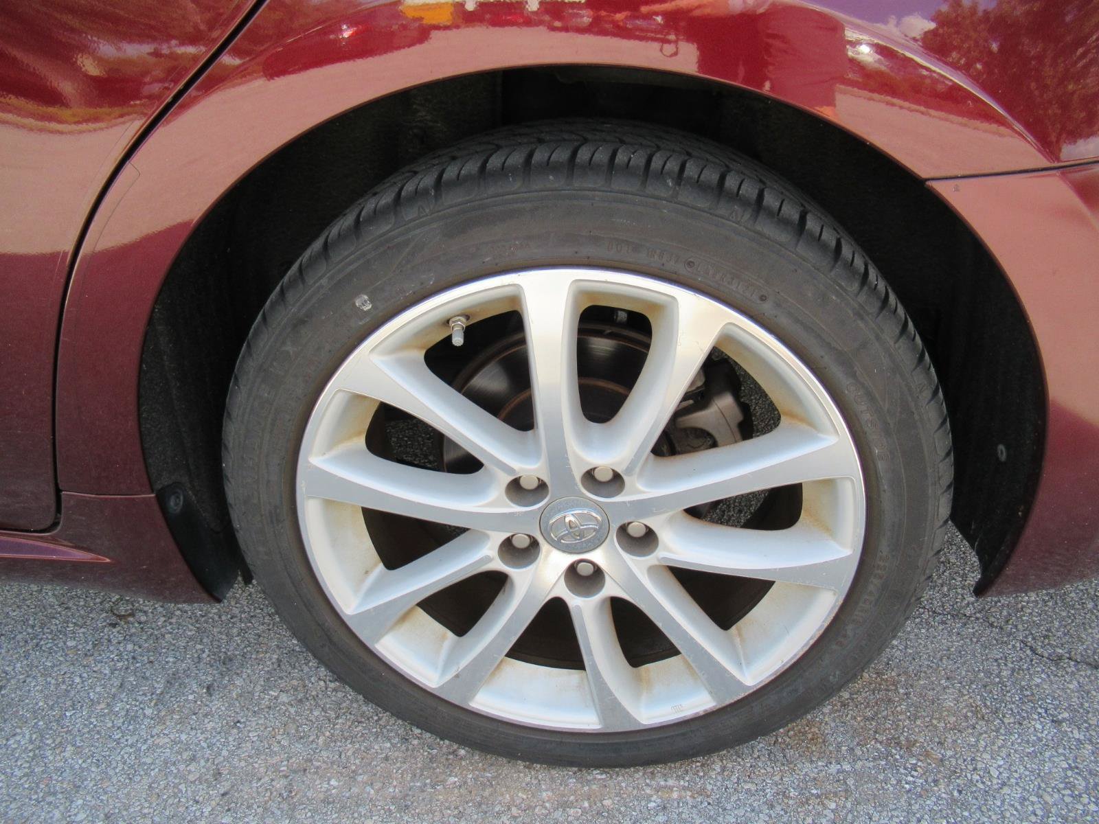 Used 2015 Toyota Avalon Limited w/ Technology Package FWD image 10
