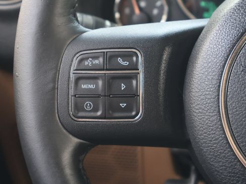 Used 2017 Jeep Wrangler Unlimited Sahara w/ Connectivity Group AWD/4WD image 17