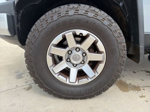 Used 2014 Toyota FJ Cruiser 4WD w/ Convenience Package image 10