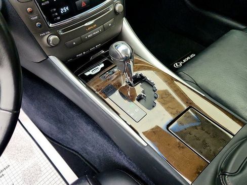 Used 2013 Lexus IS 250C w/ Luxury Pkg RWD image 17