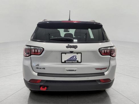 Used 2025 Jeep Compass Trailhawk AWD/4WD image 22