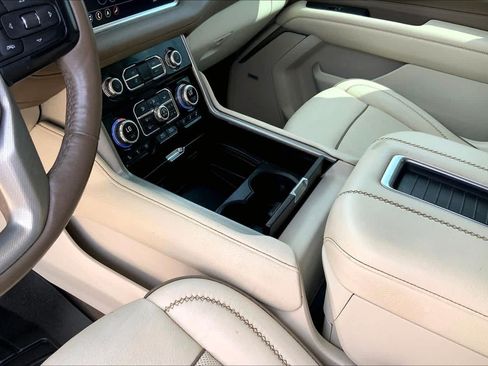 Certified 2021 GMC Yukon XL Denali RWD image 17