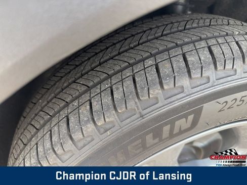 Used 2025 Ford Escape ST-Line Select AWD/4WD image 11