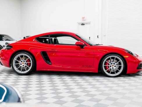Used 2024 Porsche 718 Cayman GTS RWD image 6