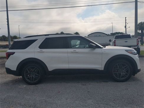 New 2025 Ford Explorer ST-Line w/ Premium Package image 18