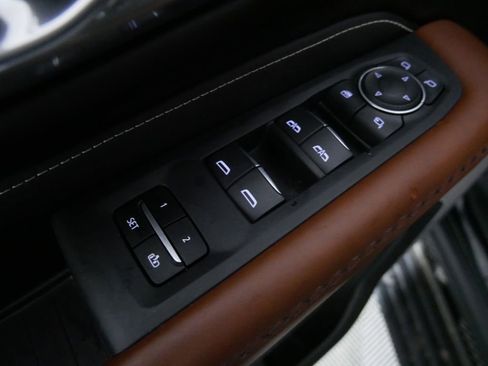 Used 2024 GMC Yukon Denali Ultimate image 15