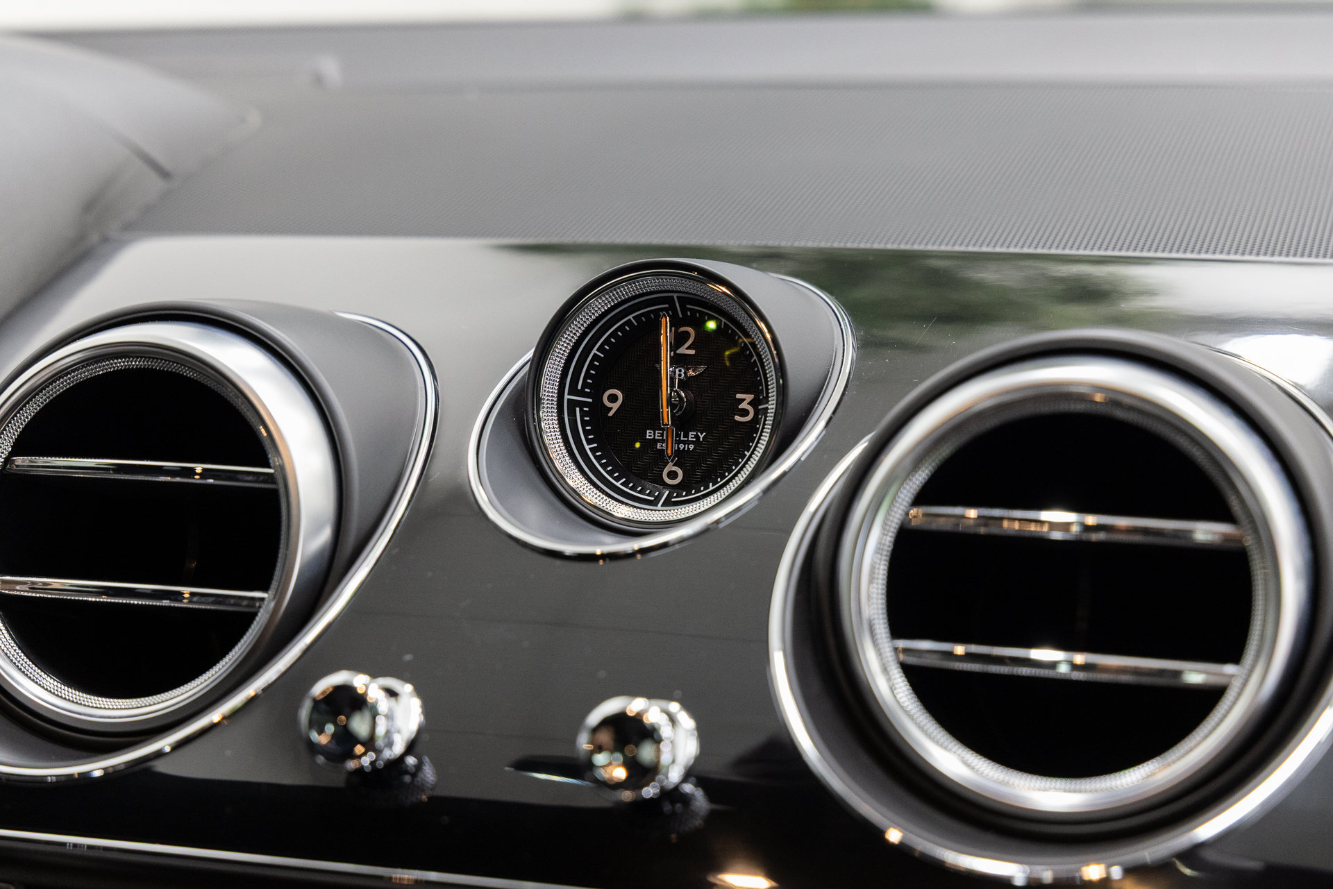 Used 2019 Bentley Bentayga AWD/4WD image 23