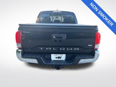 Used 2016 Toyota Tacoma TRD Off-Road w/ Towing Package AWD/4WD image 4