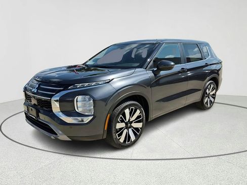 New 2025 Mitsubishi Outlander SE image 1