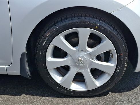 Used 2013 Hyundai Elantra Limited FWD image 8