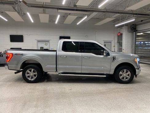 Used 2023 Ford F150 Lariat w/ Trailer Tow Package image 4