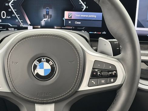 Used 2025 BMW X5 xDrive40i w/ M Sport Package AWD/4WD image 13