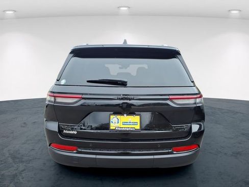 New 2025 Jeep Grand Cherokee Limited w/ Black Appearance Package AWD/4WD image 8