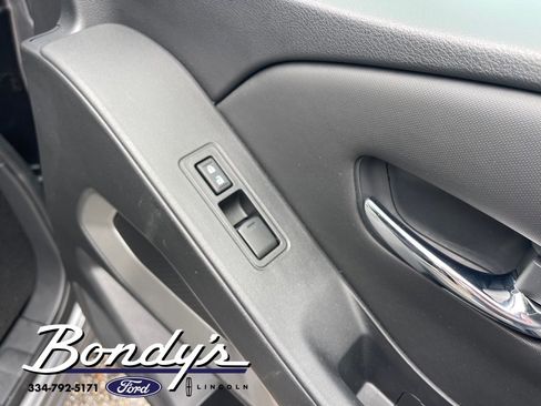 Used 2023 Nissan Frontier SV w/ Tow Package image 23