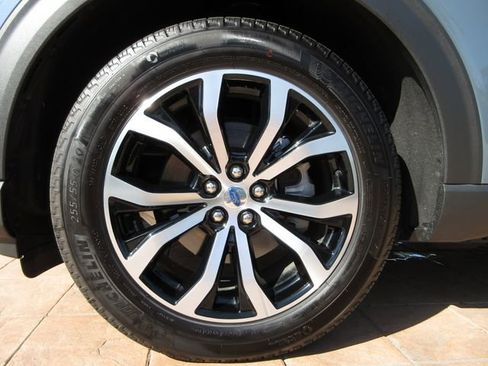 Used 2025 Ford Explorer ST-Line w/ Premium Package image 8