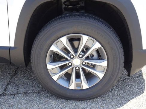 New 2026 Chevrolet Equinox LT w/ LPO, Floor Liner Package FWD image 5