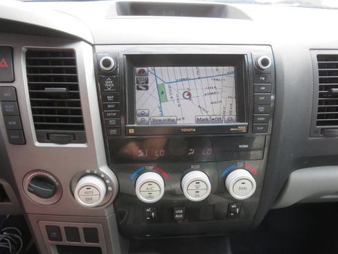 Used 2010 Toyota Tundra Limited image 19