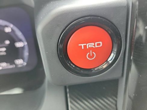 Used 2025 Toyota Tacoma TRD Pro AWD/4WD image 32