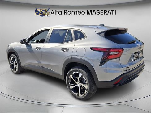 Used 2024 Chevrolet Trax RS w/ Driver Confidence Package image 7