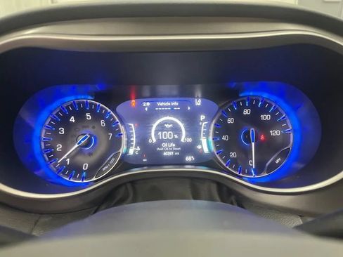 Used 2025 Chrysler Pacifica Select FWD image 23