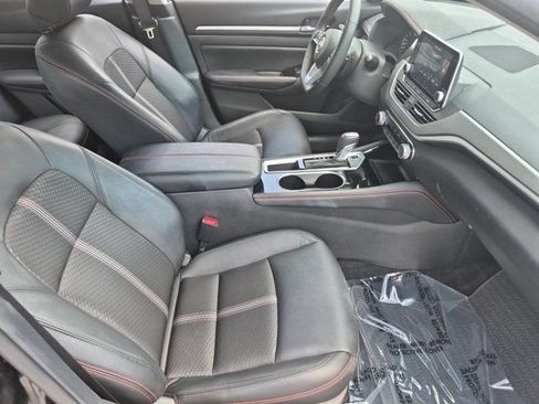 Used 2025 Nissan Altima 2.5 SR FWD image 30