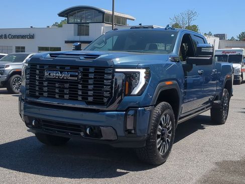 Used 2024 GMC Sierra 2500 Denali Ultimate w/ Max Trailering Package AWD/4WD image 4