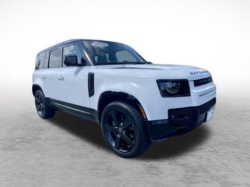 Certified 2025 Land Rover Defender 110 X-Dynamic SE AWD/4WD image 3