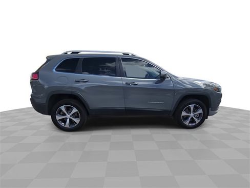 Used 2019 Jeep Cherokee Limited w/ Luxury Group image 9