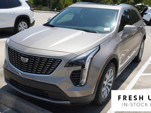Used 2022 Cadillac XT4 Premium Luxury w/ Enhanced Visibility Package FWD image 1