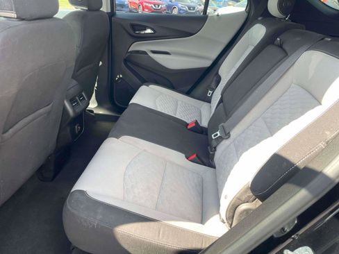 Used 2019 Chevrolet Equinox LT w/ Driver Convenience Package image 6