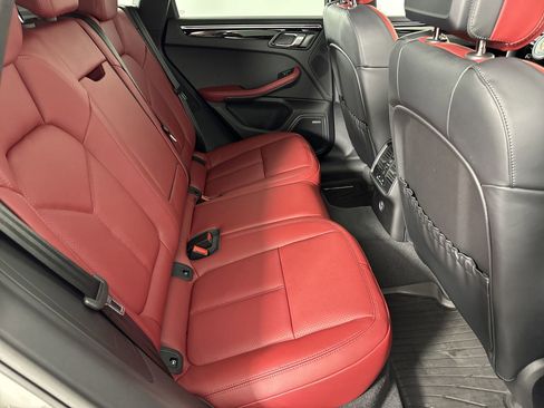 Certified 2025 Porsche Macan image 29