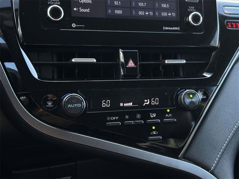 Used 2023 Toyota Camry SE image 5