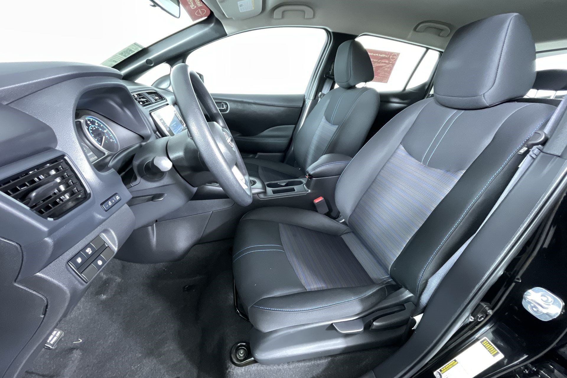 Certified 2025 Nissan Leaf S FWD image 15