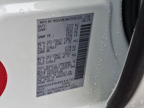 Used 2025 Nissan Frontier PRO-4X image 26